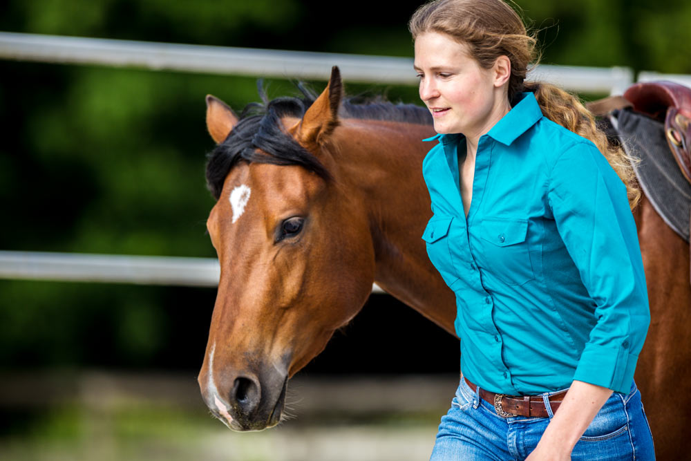 Gabi Neurohr - Colt Starting, Young Horse Training, Horse Foundation Training and Problem Horses